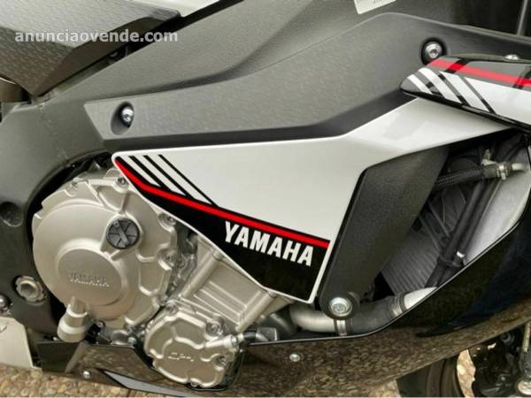 2016 Yamaha YZF-R1S 2