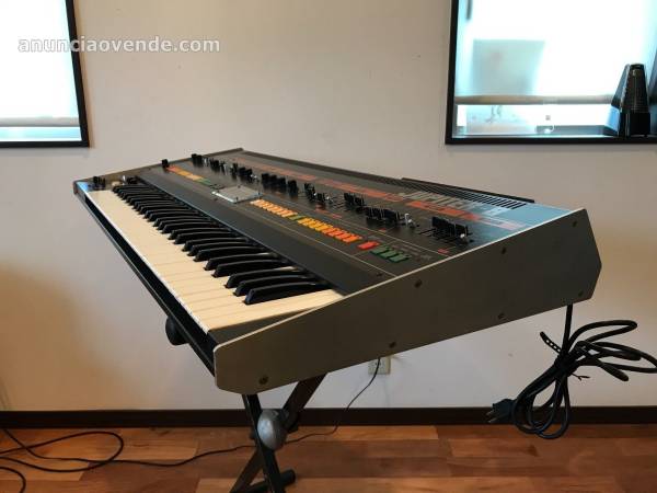 Roland Jupiter-8 sintetizador 3