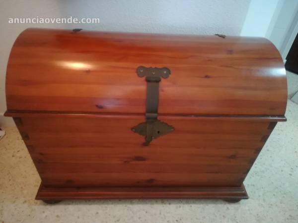 Baúl de madera color miel  3