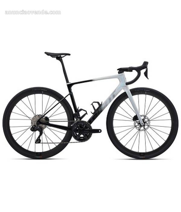 2024 Giant Defy Advanced Pro 1 Road 1
