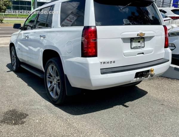 Chevrolet Tahoe White, Disponible! 4