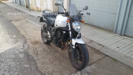 Moto YAMAHA FZ 600