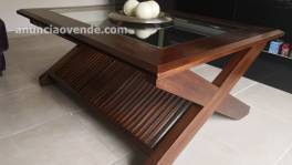 mesa de salón de cristal y madera