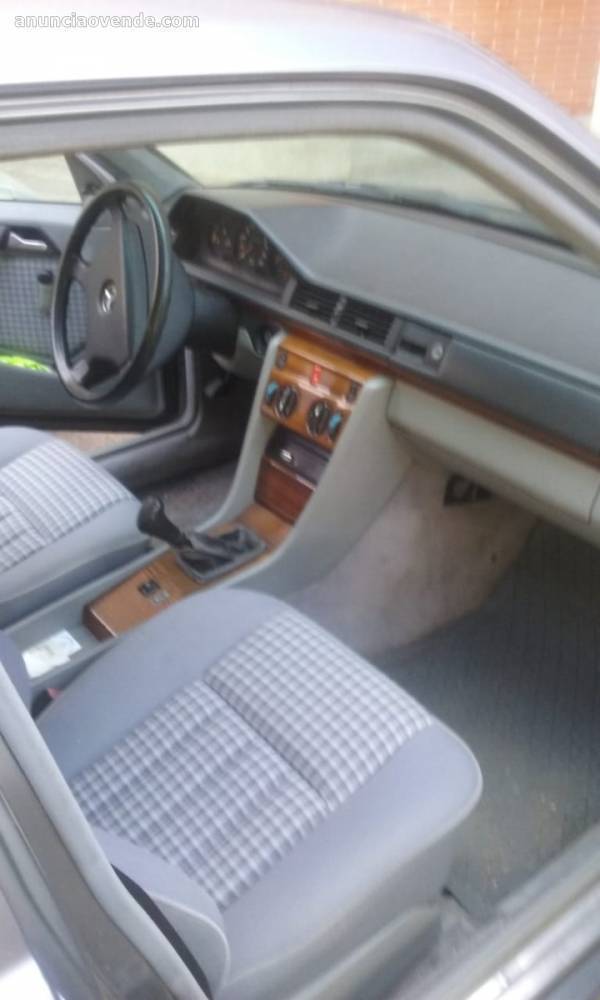 Se VENDE Mercedes 300 1