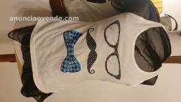 Camiseta blanca con estampados 5  