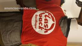 Camiseta roja estampada 5  